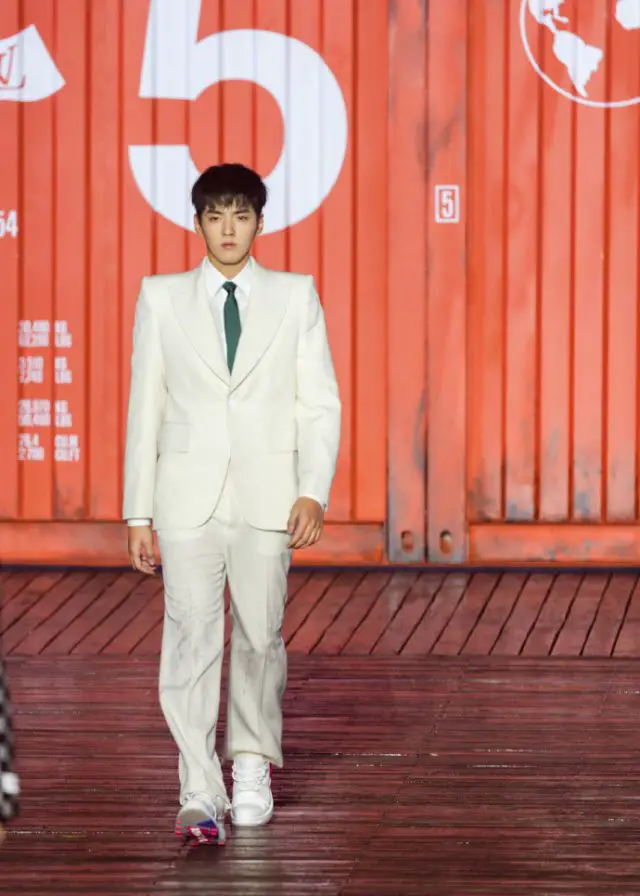 Kris Wu Closes the Louis Vuitton Men's S/S '21 Show Wearing a Huge