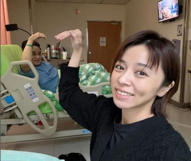 Hitomi Wang with her father