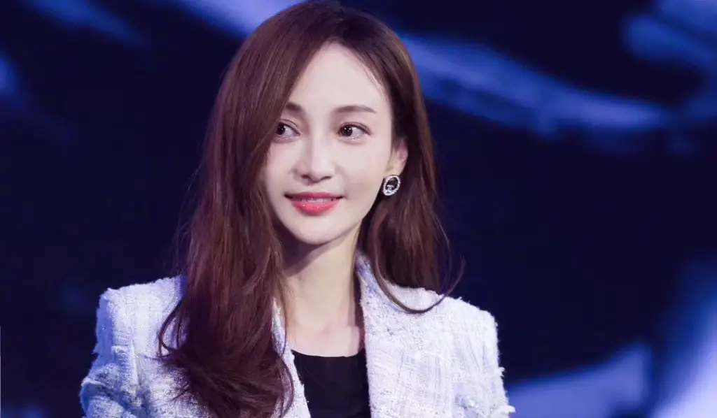 Yao Di’s Scenes Cut from Reality Show: Are Female Stars Held to a Harsher Standard?