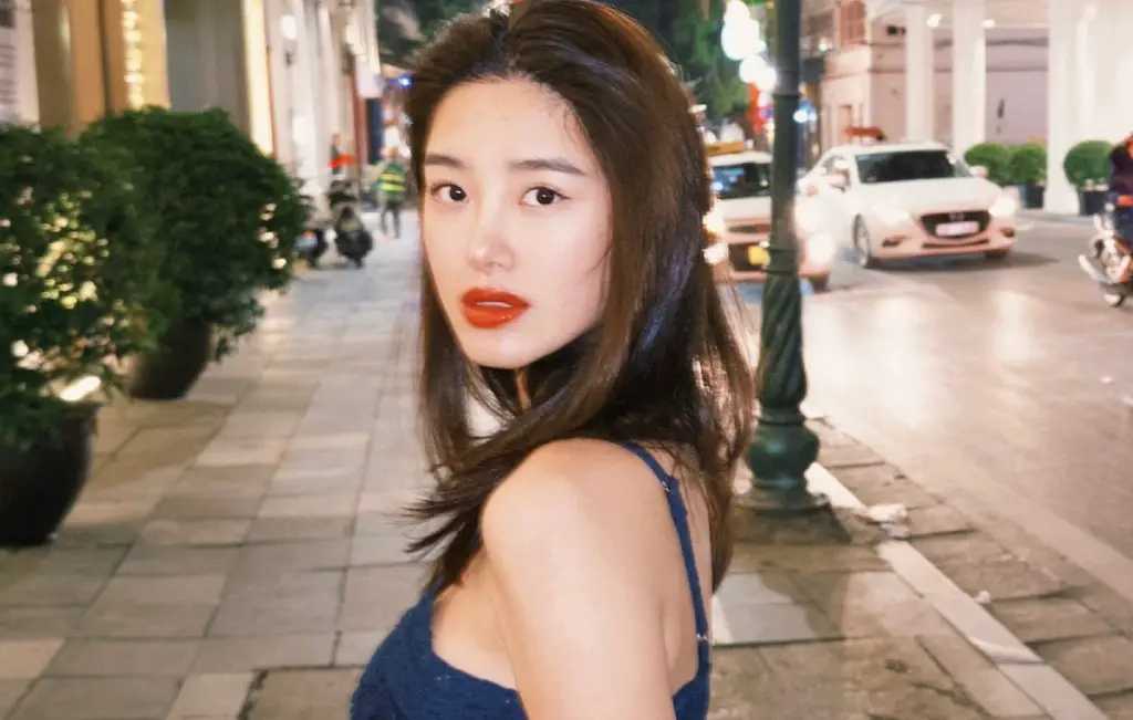 Yang Caiyu Spotted in Japan with Baby Bump—Sparking Pregnancy Rumors