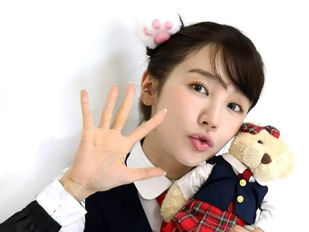 Yoon Eun-hye Dons School Uniform to Recreate Her Look from Princess Hours—At 40, She Hasn’t Aged a Day