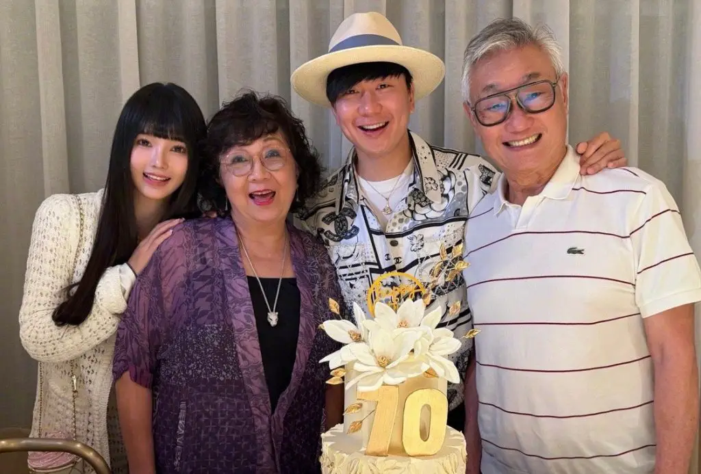 JJ Lin Introduces Influencer Girlfriend Qiqi in a Family Photo for His Mother’s 70th Birthday