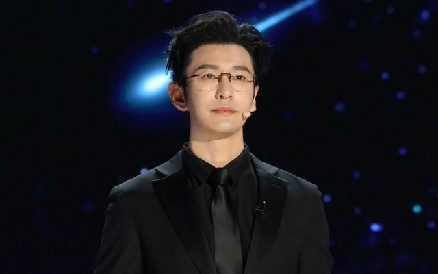 Huang Xiaoming Admitted to Doctorate Program in His Second Attempt