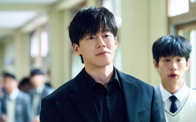 Kim Mu Yeol Draws Buzz in Netflix Hit Drama "Teach You a Lesson"
